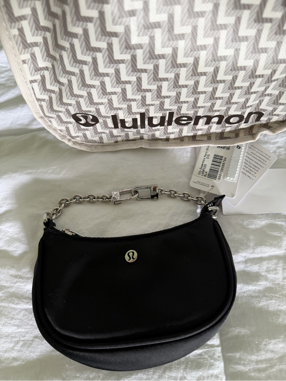 NWT lululemon Nano shoulder bag black
